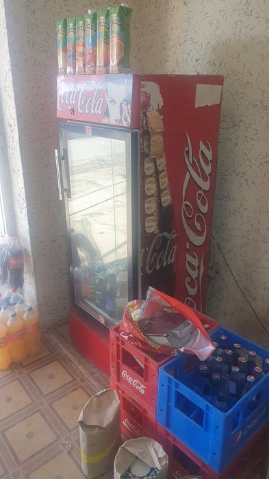 Vetrina xaladilnik muzlatgich