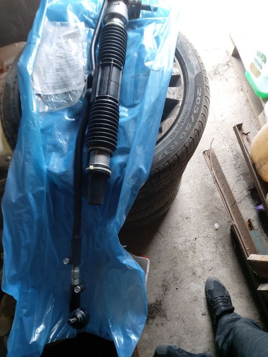 Продам рулевую рейку на калину