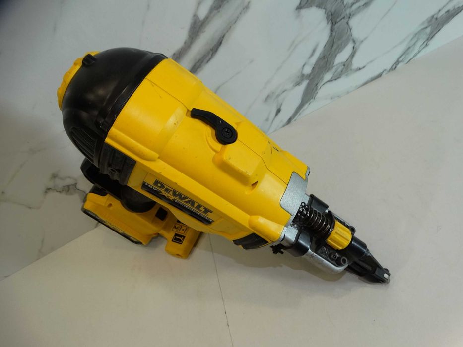 Dewalt DCN 693 - Такер за гвоздеи 40 - 60 мм