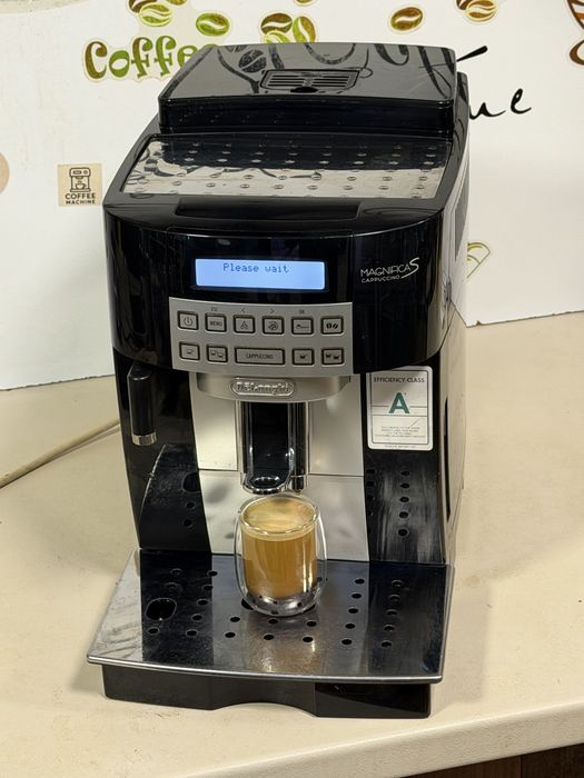 Кафемашина кафе автомат delonghi magnifica S с гаранция