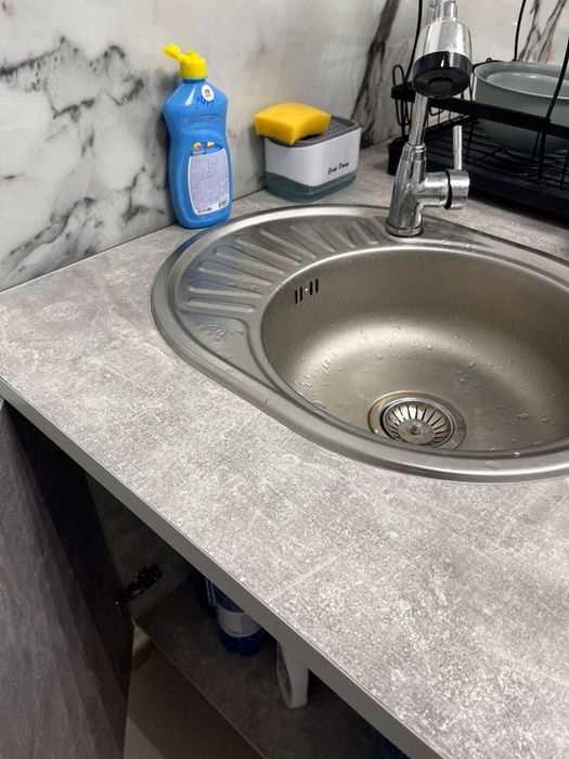 Продам кухонный стол