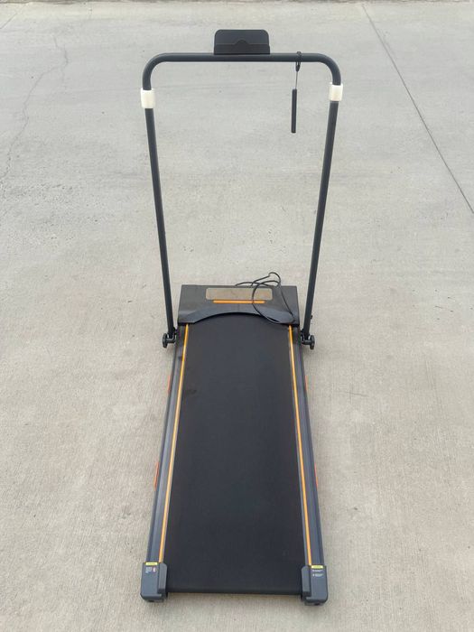 Беговая дорожка SlimWalk 0.75HP с LED-дисплеем

• Тихий двигатель 0.75