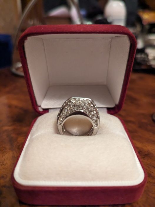 Продам разного рода бижутерию