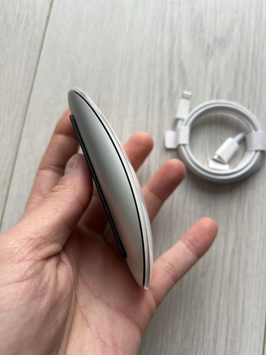 • Magic Mouse 2 • Apple •