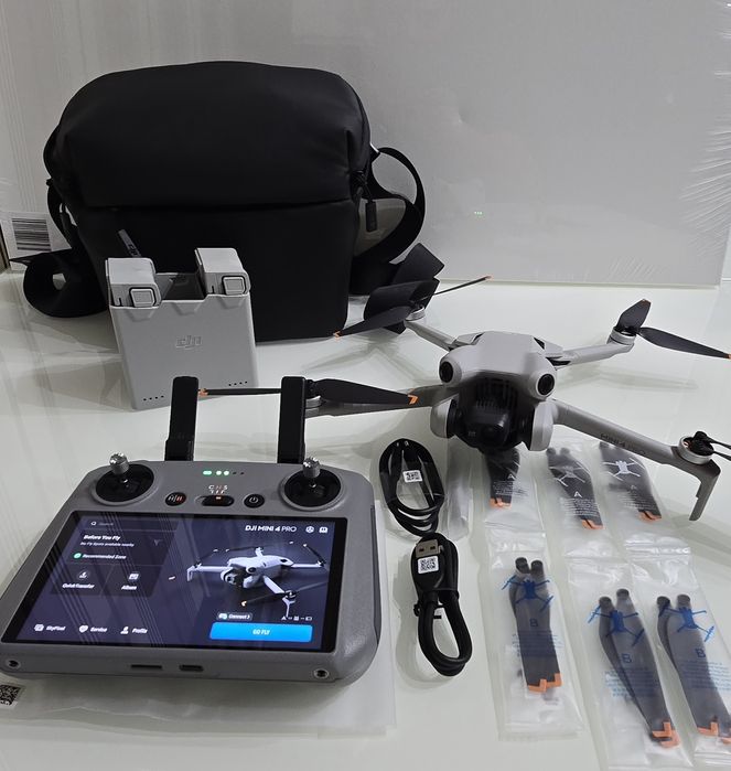DJI mini 4 pro fly more combo