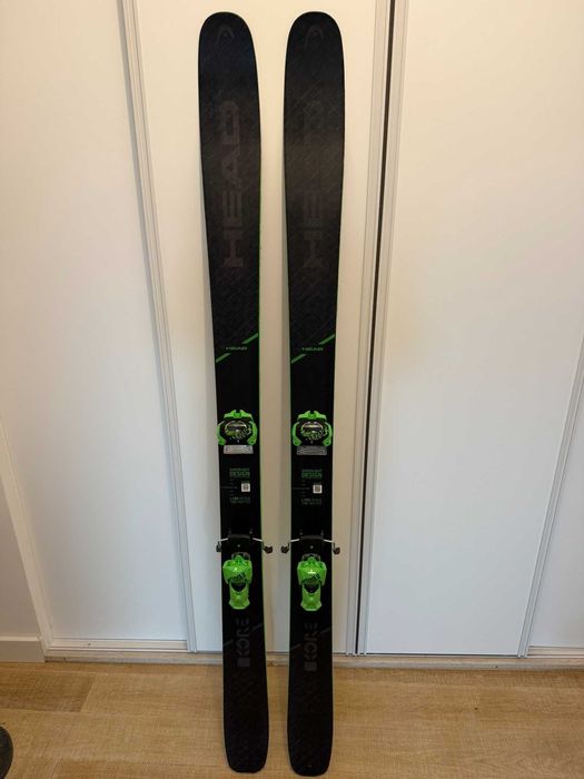 set ski HEAD KORE 105 cu legaturi TYROLIA ATTACK 13, bete extensibile