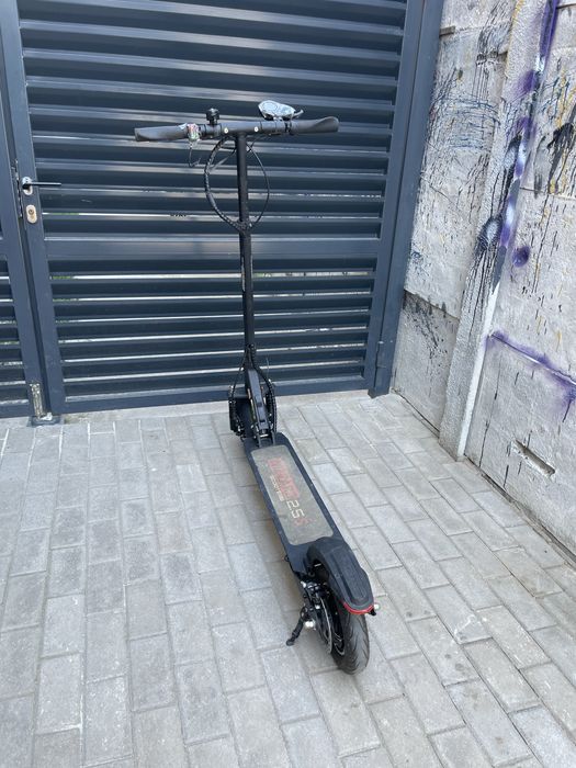 Vînd trotinetă electrică WizZard