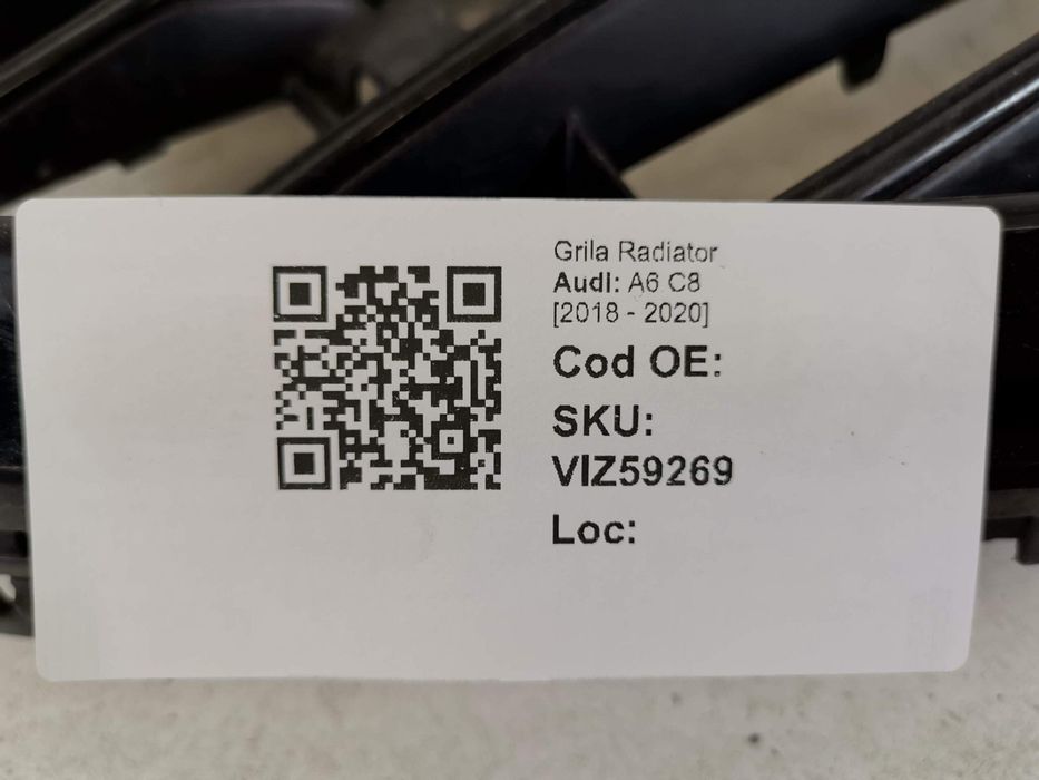 Радиаторна решетка Ауди А6 С8 / Audi A6 C8 [ - ] Оригинална Повредена