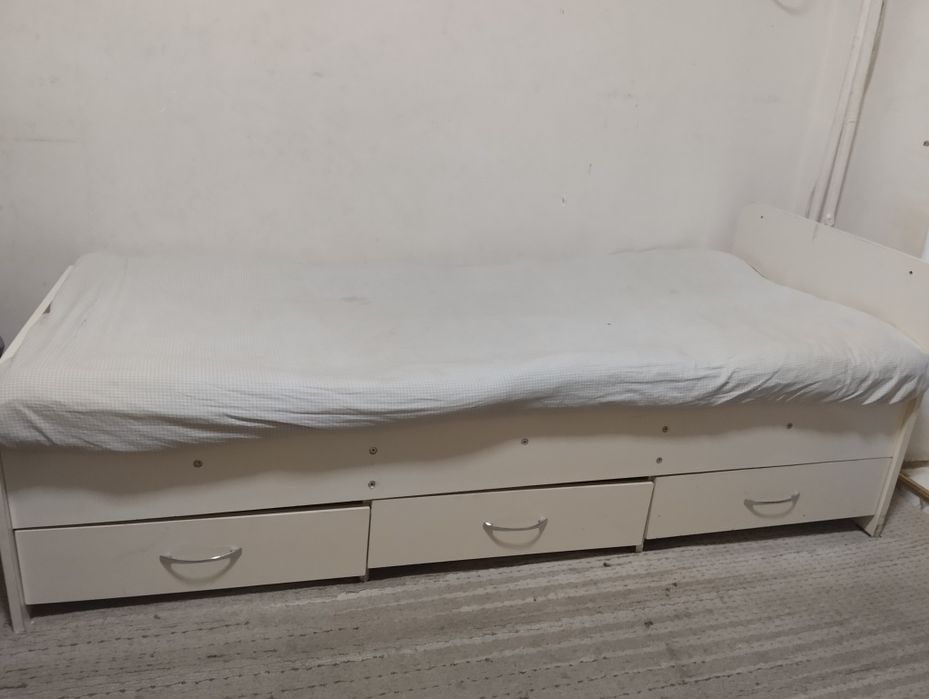 Bolalar kravati qaymoq rangda