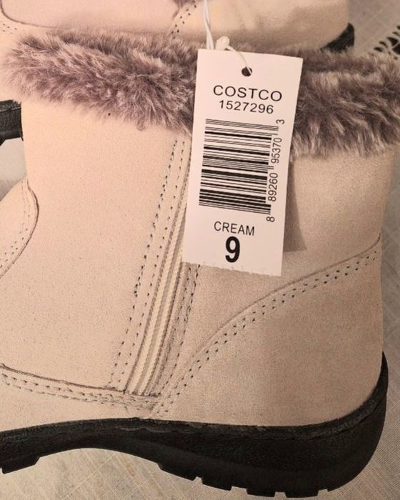 Полусапожки из Америки, женские, замшевые  40 размера.