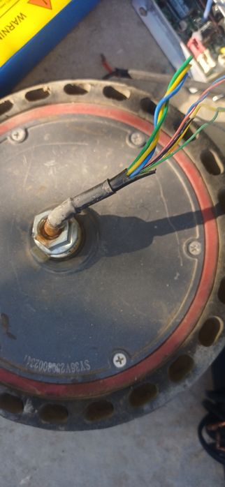 Vand piese de trotinete electrice