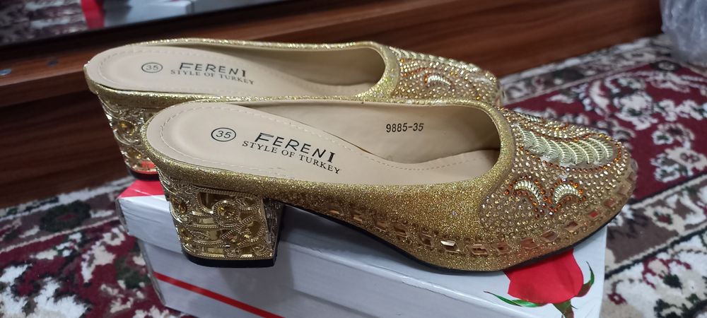 Продаётся обувь размер 35