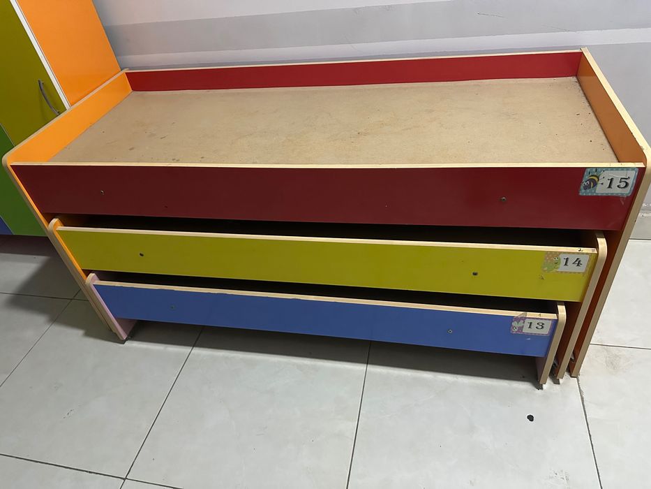 Bolalar uchun shkaf, divan (detskiy)