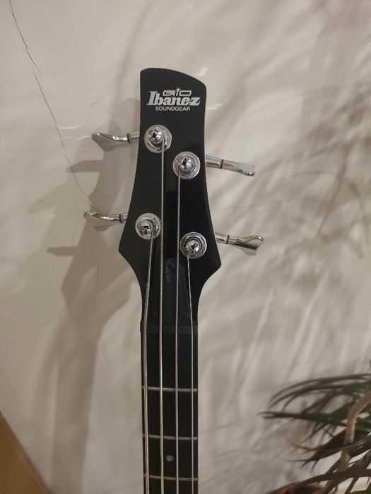 Ibanez GSR200-BK Black 4-струнна бас китара