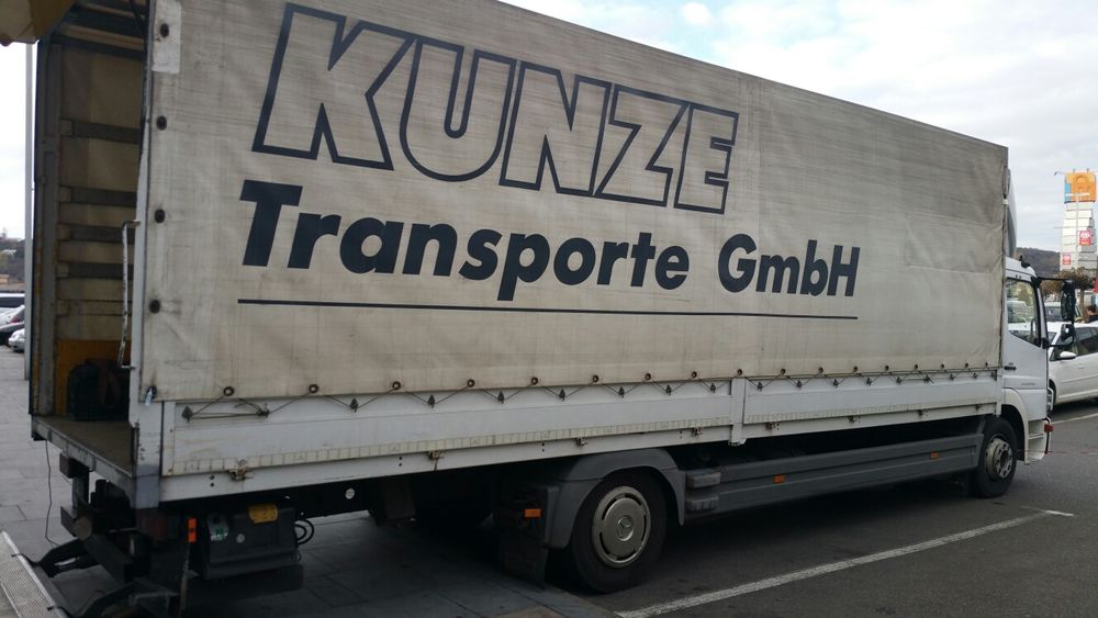 Transport marfa cu lift