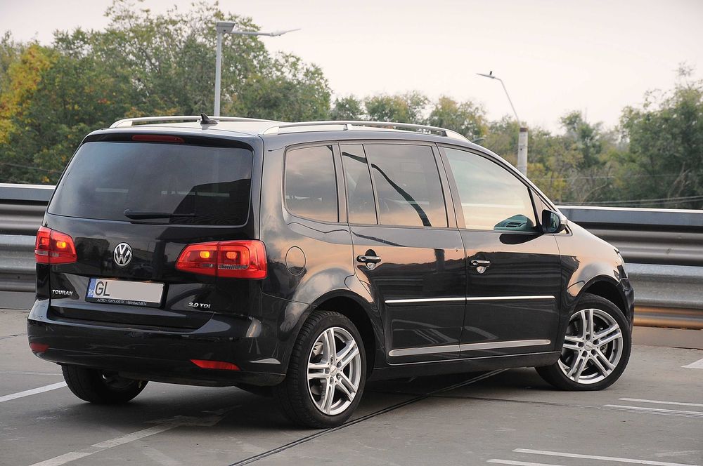 VOLKSWAGEN Touran 2011 — imagine 4