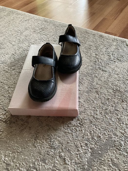 Школьный туфли