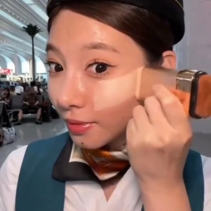 2-in-1 Tonal krem stik + cho‘tkasi