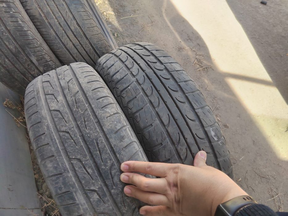 Продам пару летних шин