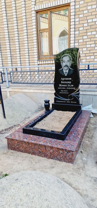 Памятники из черного гранита габбро