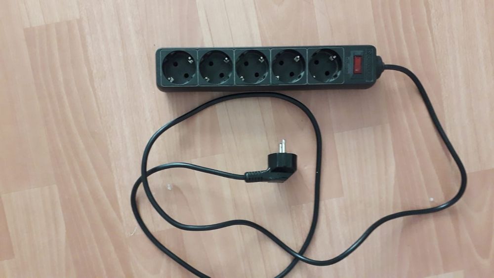 Удленитель. Длина  1.8 метра.