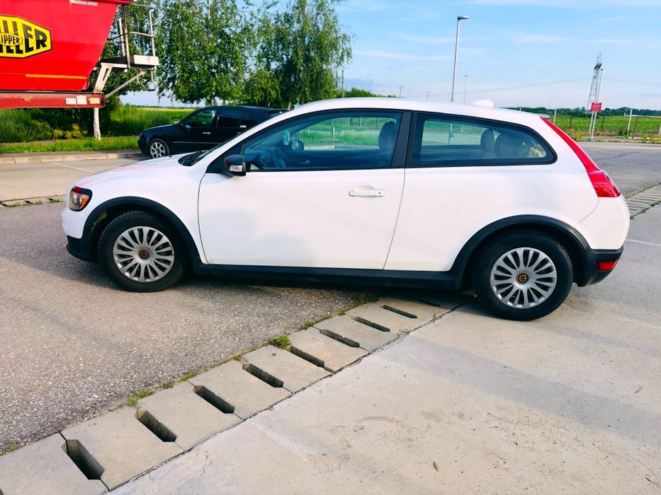 Volvo C30 1.6D (nu necesită investiții tehnice sau optice). Proprietar