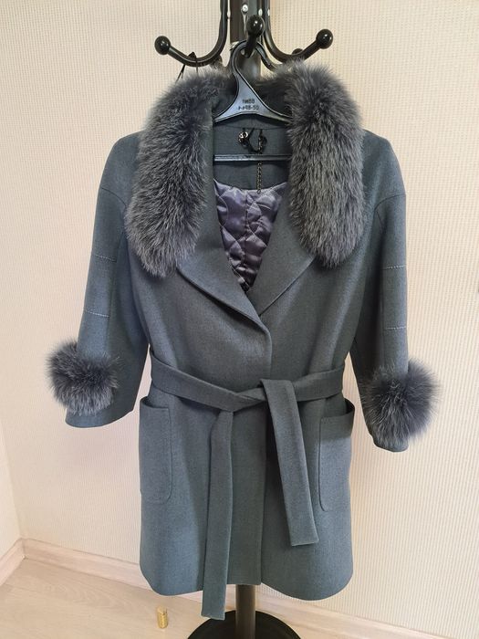 Продам демисезонное пальто