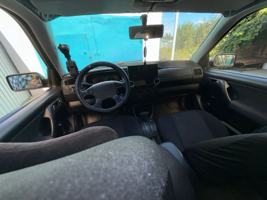 Машина сатылады.