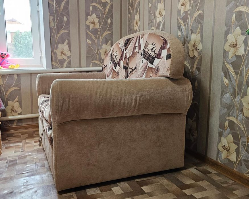 Продаётся диван в отличном состояние