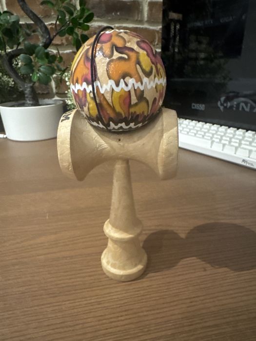 Kendama Krom Naked Apex