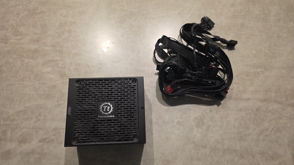 Sursa modulara Thermaltake 650w 80Bronze
