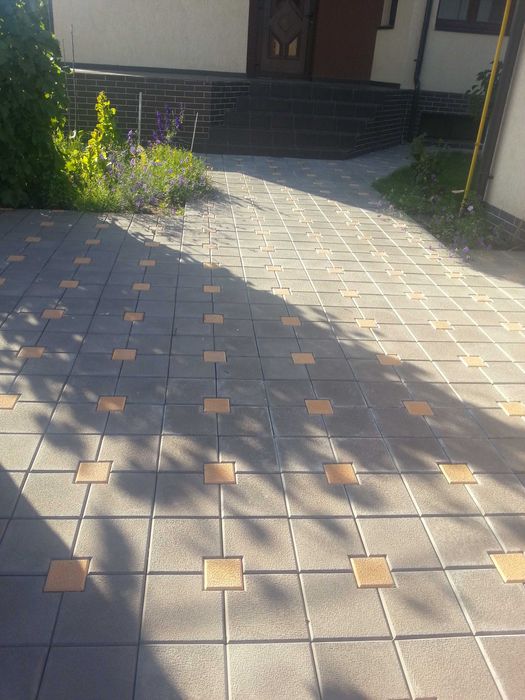 Pavaje decorative din beton comprimat pentru gradina