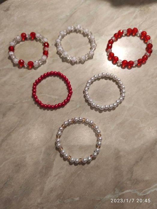 Продавам гривни- ръчно изработени