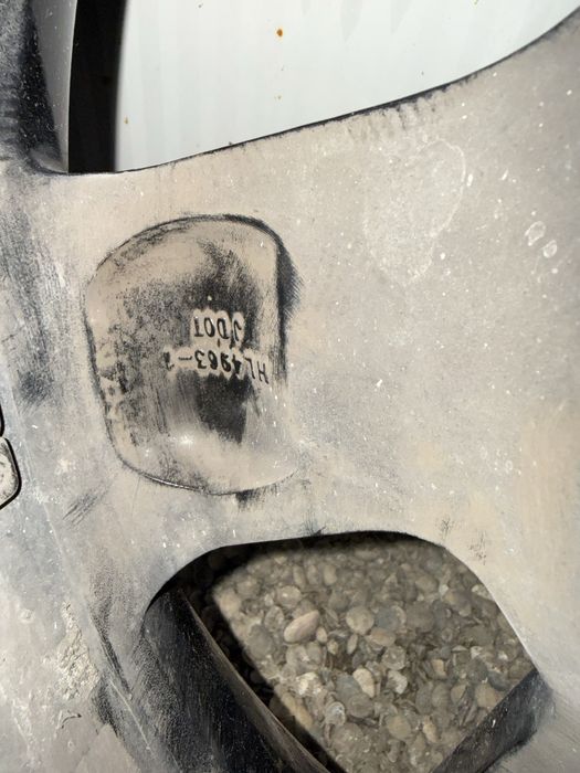 Оригинални джанти за Тойота Хайлукс 17 цола пефектно състояние