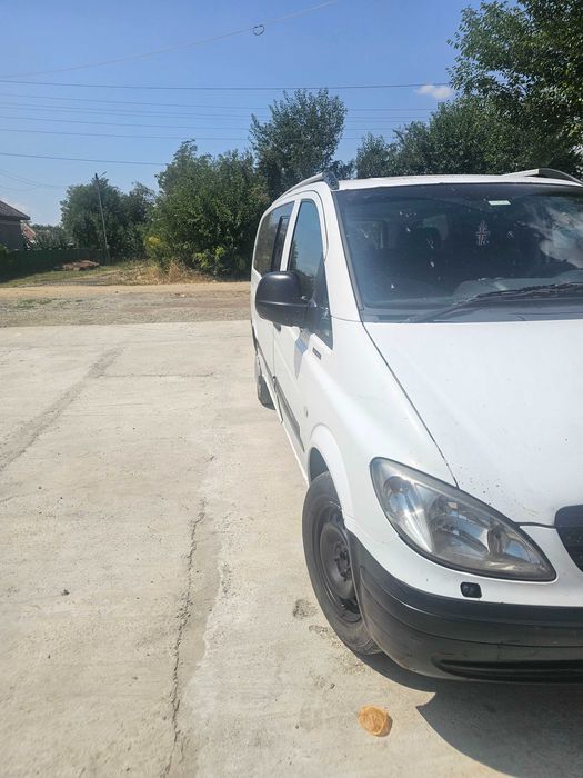 Mercedes vito 2.2 cdi 150 ps 8+1locuri acte de Anglia volan pe partea stânga