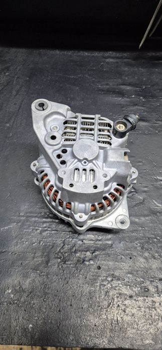 Генератор Subaru 2х контактный.