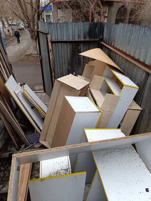 На дрова бесплатно шкаф,полки