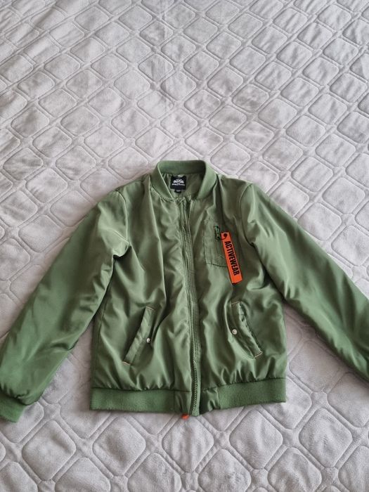 Джинсовка и бомбер на мальчика