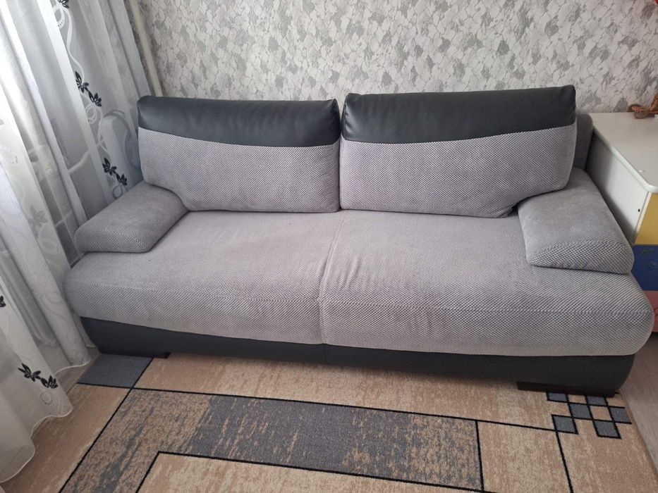 Сив диван с функция сън