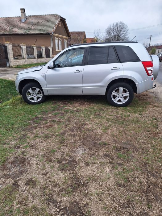 Vând Suzuki grand vitara