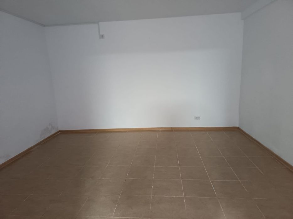 Inchiriez birouri ,2 camere, 25,6 mp,zona ultracentrala