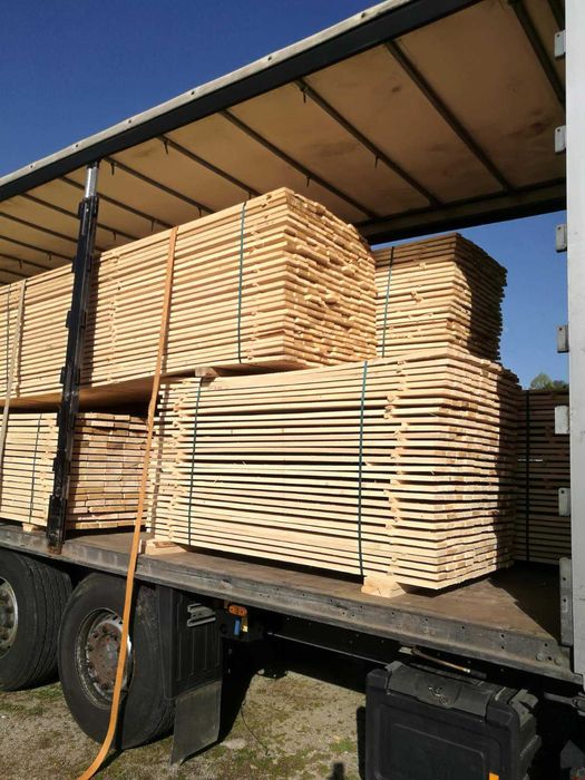 Продавам смърчов дървен материал