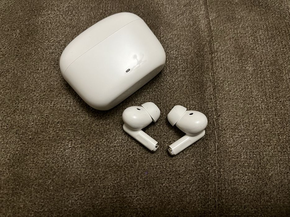 Продам наушник б/у хорошо работает