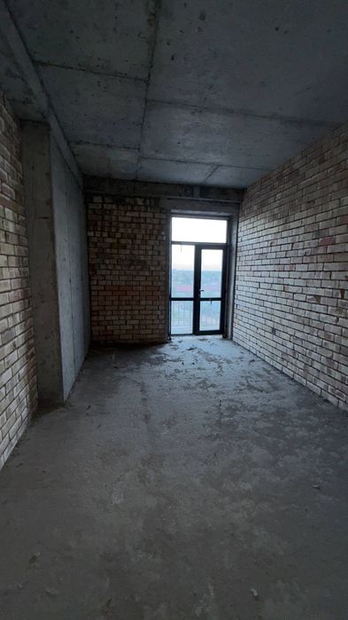 Yangihayot tumani navastroyka dom sotiladi