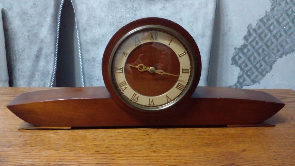 Каминные часы Весна