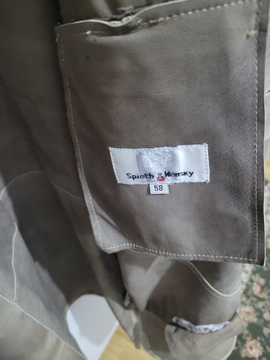 Geaca din piele speciala