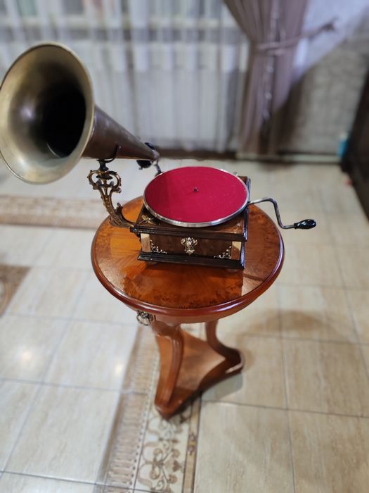 Продам грамофон His Master's voice