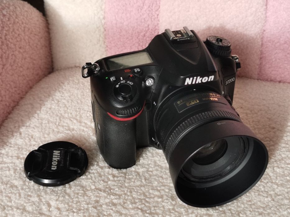 nikon d7200 cu 35mm 1.8 grip parasolar