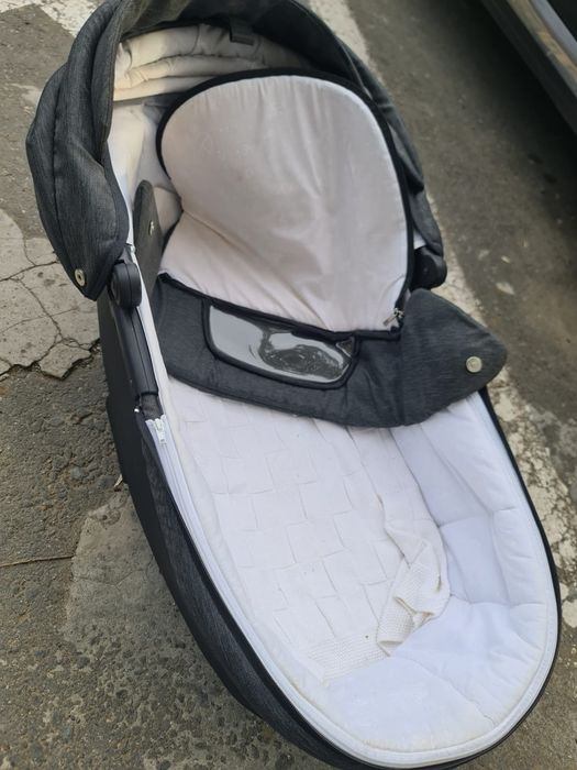 Vând cărucior Krausman 3 în 1,complet echipat și foarte practic