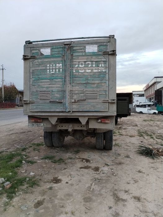 Zil 130 sotiladi kelshilgan holda